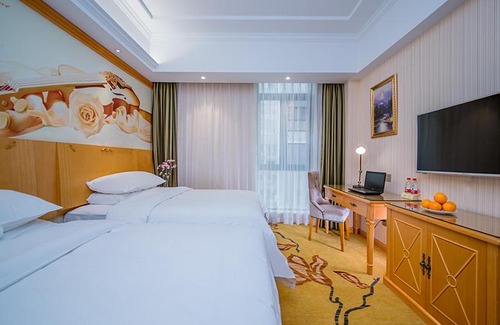 Jiang'an District Hotel | Vienna Hotel Whhan xingye road stone bridge subway station store
