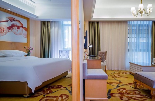 Jiang'an District Hotel | Vienna Hotel Whhan xingye road stone bridge subway station store