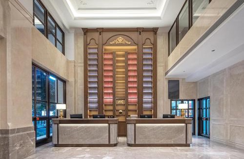 Wulingyuan Hotel | Vienna International Hotel-Free Shuttle Service to East Gate of forest park,Free Chinese-western Breakfast,Free Freah Coffee,Free Self-Service Laundry & Drying, Attraction Tickets Serivce in advance