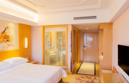 Pudong Hotel | Vienna International Hotel Shanghai Pudong New District Dishui Lake Univeristy City