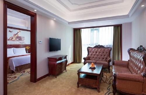 Yuancheng District Hotel | Vienna International Hotel Heyuan Yajule Garden