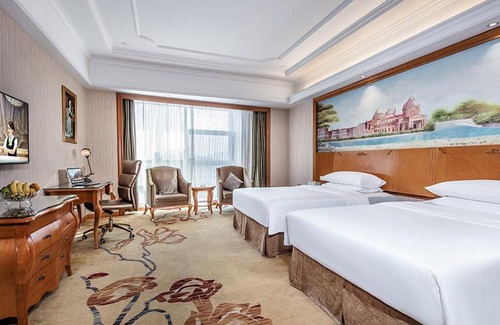 Shihe District Hotel | Vienna International Hotel Xinyang Yangshan New District