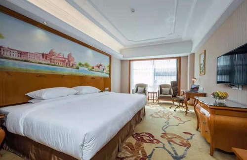 Shihe District Hotel | Vienna International Hotel Xinyang Yangshan New District