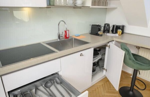 Innere Stadt Apartment | Vienna Rooftop Haven | 120m², 3BR, Terrace & City Views!