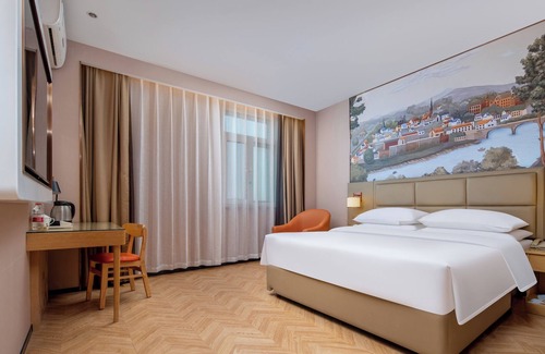 Lixia District Hotel | Vienna Sanhao Jinan Honglou SquareGarden