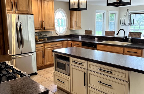 Niles House | Vienna Trail - Charming 3-bedroom house in Niles with AC, WiFi