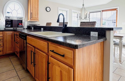 Niles House | Vienna Trail - Charming 3-bedroom house in Niles with AC, WiFi