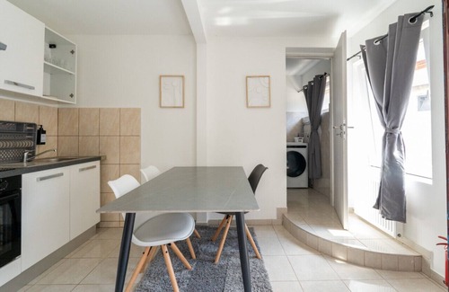 Oberlaa Apartment | Viennese jewel | 45m² | near airport & center | parking & WLAN | for 4 persons
