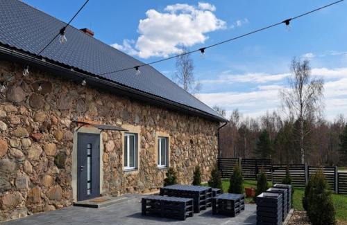 Markalne Hotel | Viesu māja Vālodzes