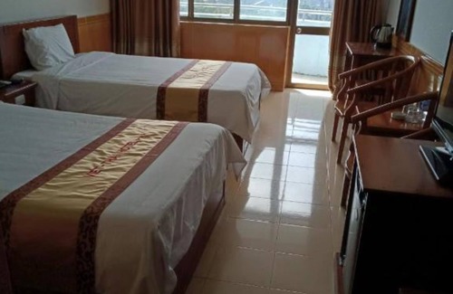 Hong Linh Hotel | Viet Thai Hotel