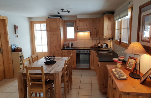 Grimentz Apartment | Vieux Chalet B3 - A lovely 2 bedroom apartment in the village of Grimentz