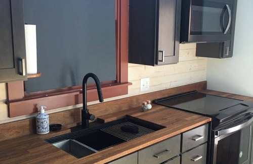 Biloxi Apartment | Vieux Marche Loft - near Biloxi Beach & Casinos!