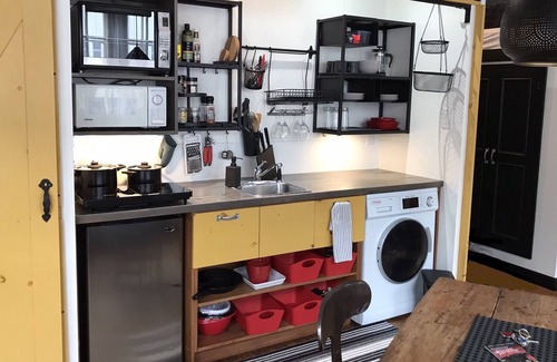 Lower Town Condo | Vieux-Port Loft industriel