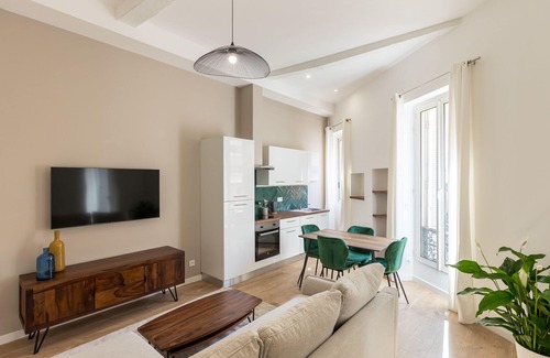 Les Grands Carmes Apartment | Vieux- Port, Panier: Cosy T2 at the foot of Place de Lenche