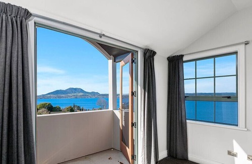 Acacia Bay Cottage | VIEW 54 - ACACIA BAY HOLIDAY HOUSE, family friendly in Acacia Bay