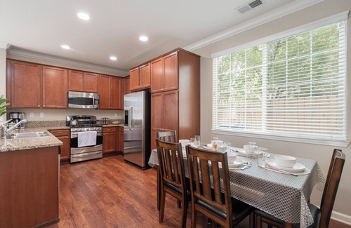 Northwest Reno House | View-Filled Four Bedroom Family Retreat