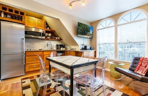 Lower Garden District Bed & Breakfast | View From The Top in Garden District New Orleans