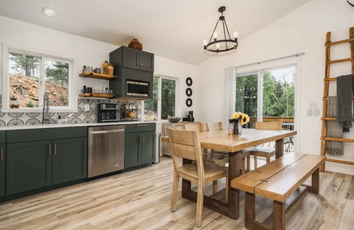 Bailey House | View Haus w/Dome Theater & Yoga Studio + Hot Tub