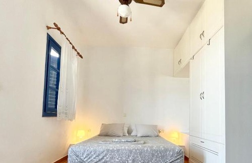 Parasporos House | View House in Paroikia Paros