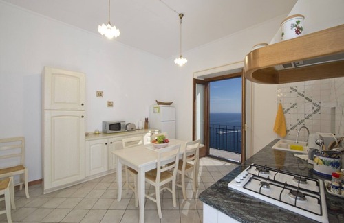 Positano Villa | view of the sea in the center of Positano