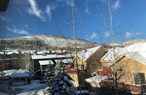 Bear Hollow Village House | View of the Ski Resort! 4bd, 3.5bth, private hot tub, 2 car garage.