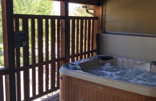 Bear Hollow Village House | View of the Ski Resort! 4bd, 3.5bth, private hot tub, 2 car garage.