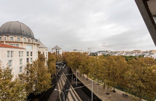 Port Marianne Apartment | View on the banks of Lez: terrace, air conditioning & parking