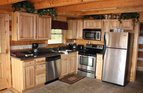 Gatlinburg - Pigeon Forge Cabin | View! Private! Hot Tub,Pool Table,Fireplace,RELAX!