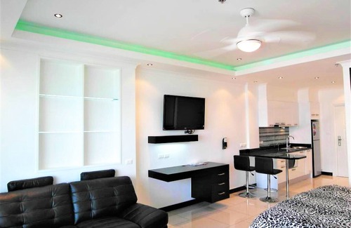 Jomtien Condo | View Talay 8 Large studio apartment with sea view Pattaya