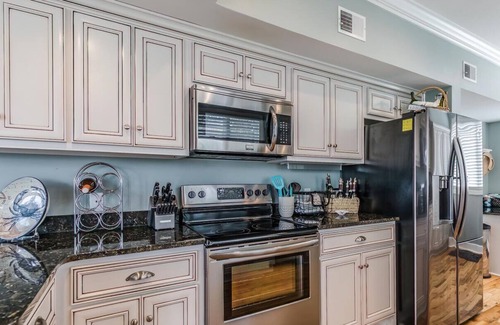 Saint Helena Island House | View the fairways & water all around and a slice of ocean view to boot!