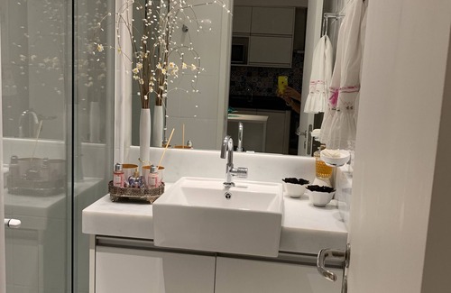 Rio Vermelho Apartment | View to the sea from Rio Vermelho. Infinity pool