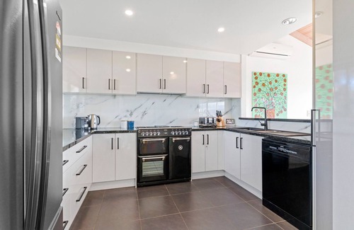 Tootgarook House | ViewHaven - Panoramic Bay View Accommodation