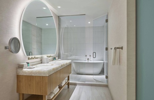 Snowmass Village Resort | Viewline Resort Snowmass, Autograph Collection