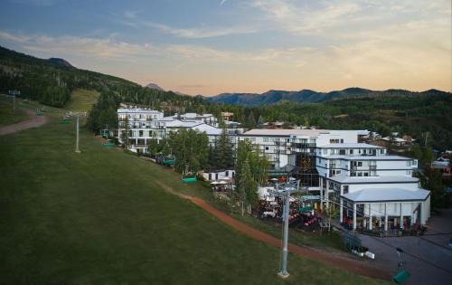 Snowmass Village Resort | Viewline Resort Snowmass, Autograph Collection