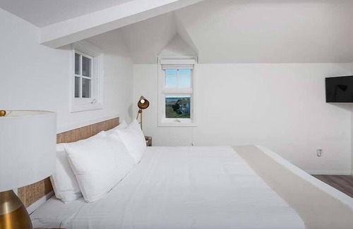 York Beach House | ViewPoint - 2BR Middle Townhouse Suite 104