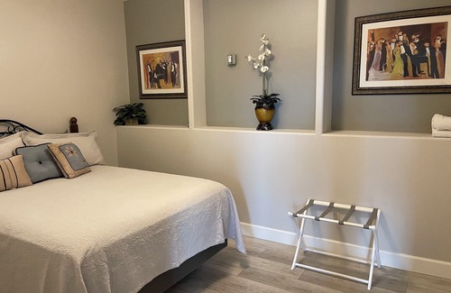 Del Cerro House | Views/Attractions/Dining/Upscale - Private Luxury 2 bedroom House