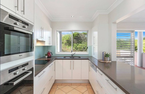 Central Coast House | Views Beach, Lake & Dunes -The Entrance Nth. Enjoy hot tub & 80m stroll to beach