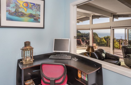 Stinson Beach House | Views galore nestled on the hill above town