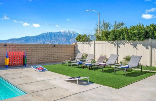Desert Hot Springs House | Views, Gameroom, Saltwater Pool & Hot tub, Firepit by MariamsBnb