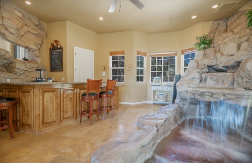 Big Bear House | *VIEWS*Gorgeous Cabin, Indoor Pool/Spa.Steam Room!