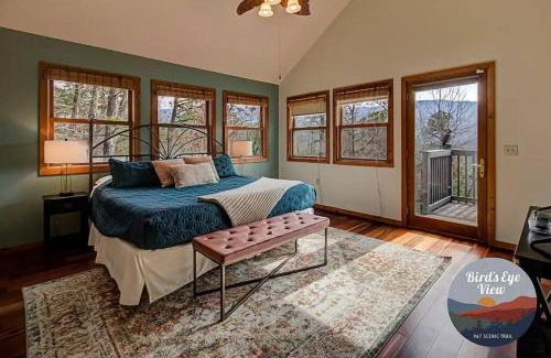 Gatlinburg - Pigeon Forge House | Views, Hot tub, Game Rm, arcade, 3 resort Pools, Pickleball Court, golf course