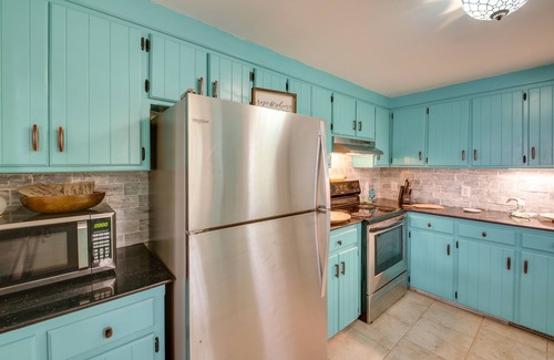 Jones Mills House | Views, Hot Tub & Golf Access: Hot Springs Home!