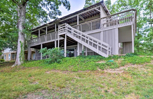 Jones Mills House | Views, Hot Tub & Golf Access: Hot Springs Home!