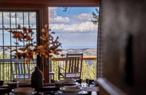Evergreen House | Views, Hot Tub, Skee-ball, Pool Table, Disc-golf, Trail Access on Property!