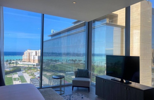 Bay La Sun Apartment | Views Hotel & Residences