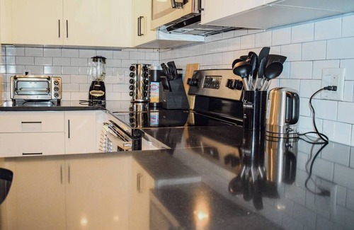 Fairview Hotel | Views ! King 1 BR ! Free Parking! 30 to min NYC !