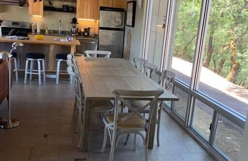 Ukiah Cottage | VIEWS! Last Minute/Longer Stay SPECIALS!