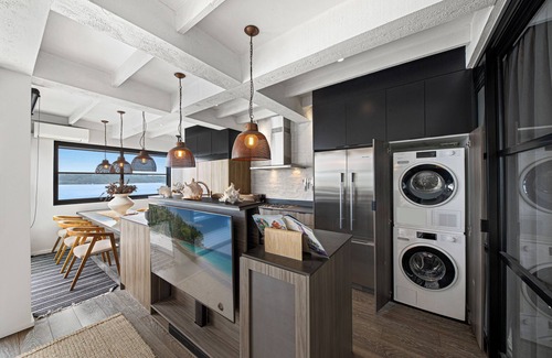 Vaucluse Apartment | Views of Sydney Harbour Bridge/10 mins from Bondi Beach