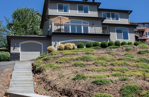 Washougal House | Views of the Columbia Gorge