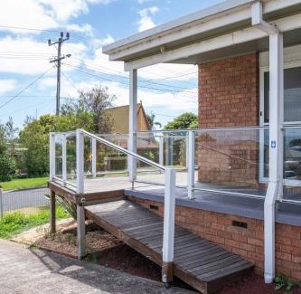 Clifton Springs House | Views on the Avenue